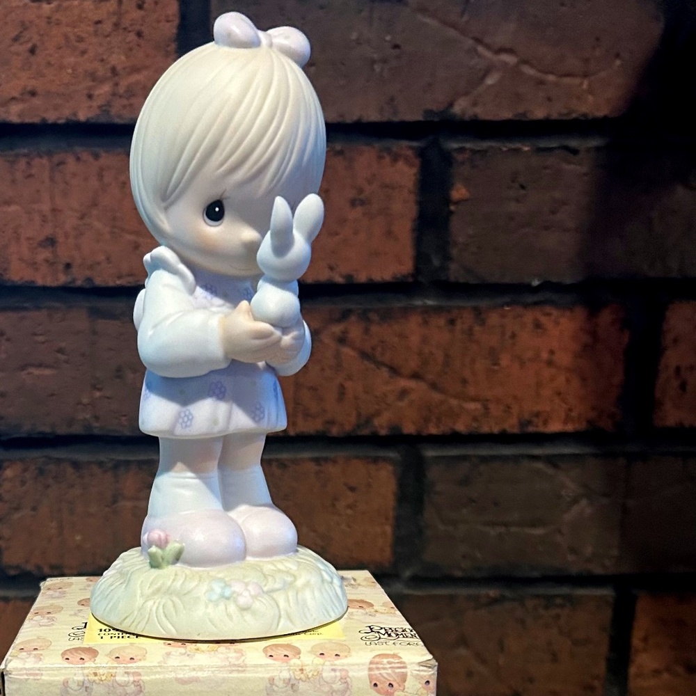 Precious Moments " Wishing You a Happy Easter" Figurine 1987